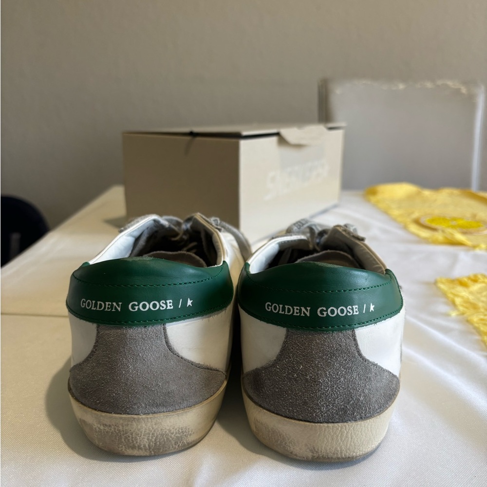 Golden Goose Superstar Size 46

Worn about twice still new in great condition. - Picture 3 of 13